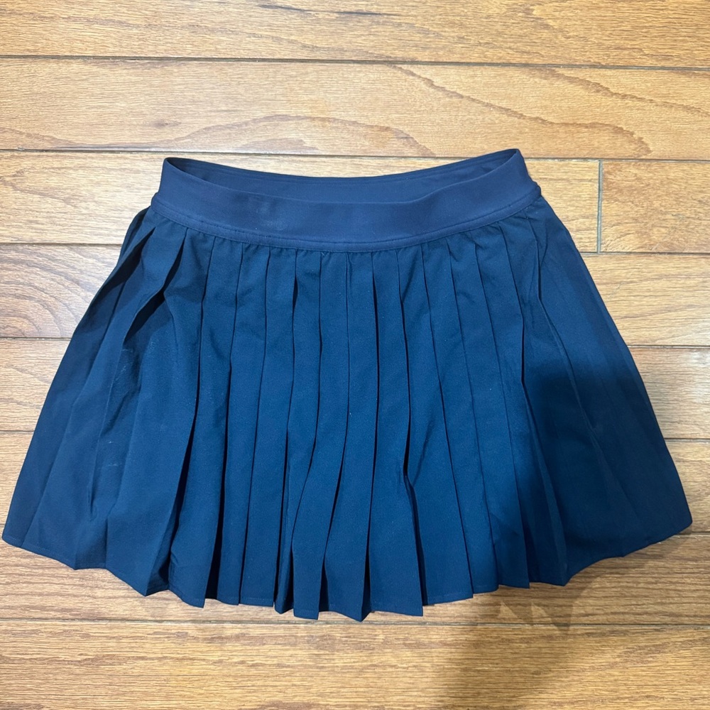 Lululemon navy blue pleated tennis skirt size 4